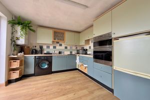 Kitchen/Diner- click for photo gallery